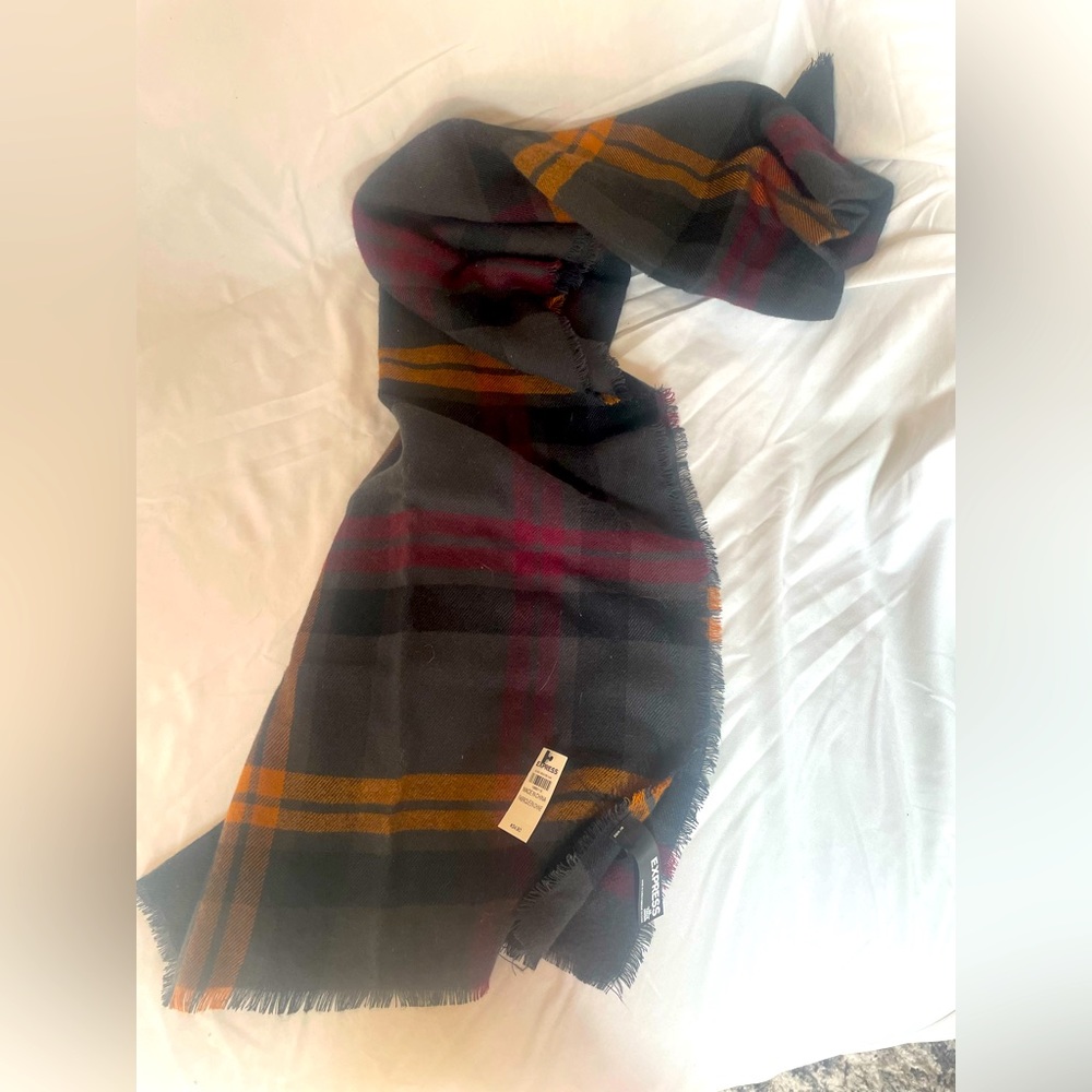 Express men’s scarf